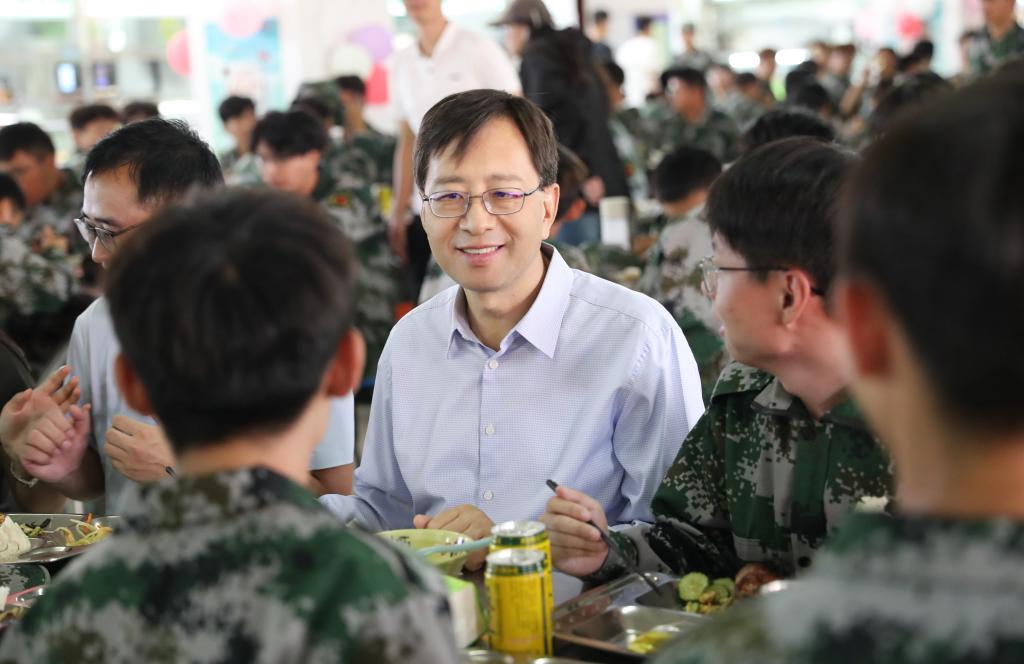 浓情中秋，味满校园——潍坊科技学院举行中秋午...